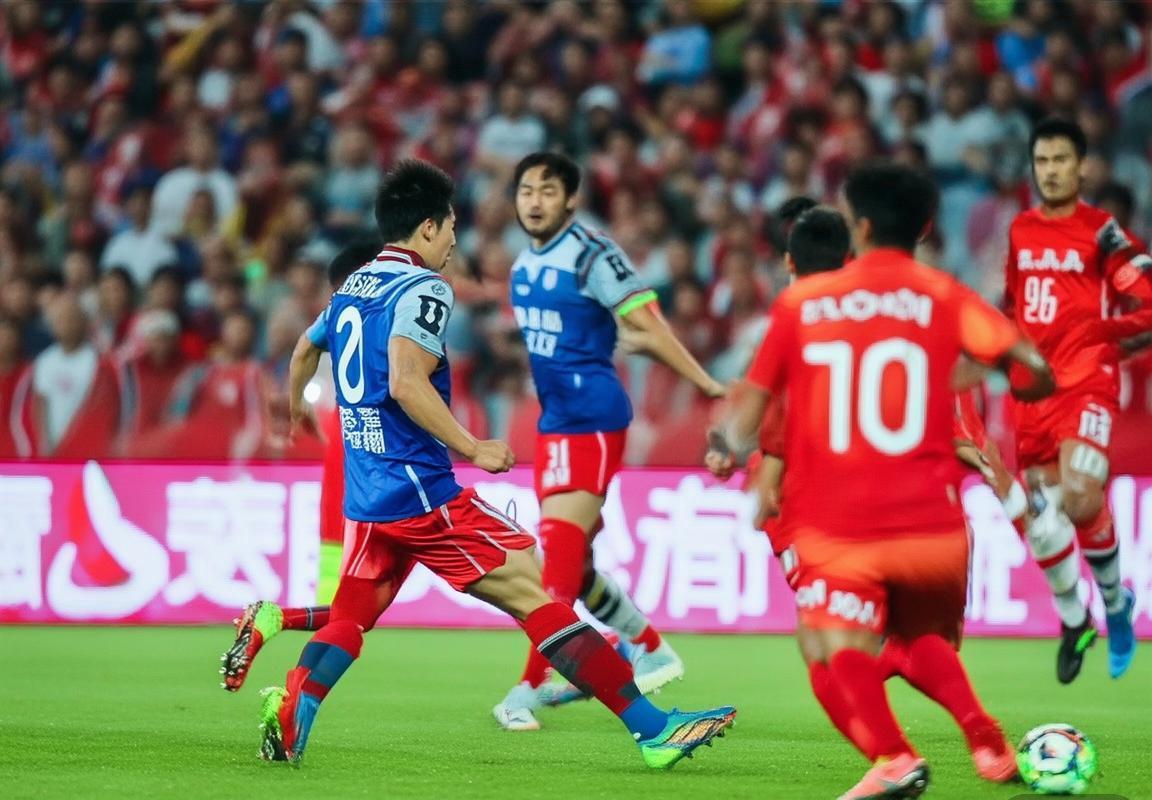 天津泰达迎战广州恒大：球迷热盼主场奇迹